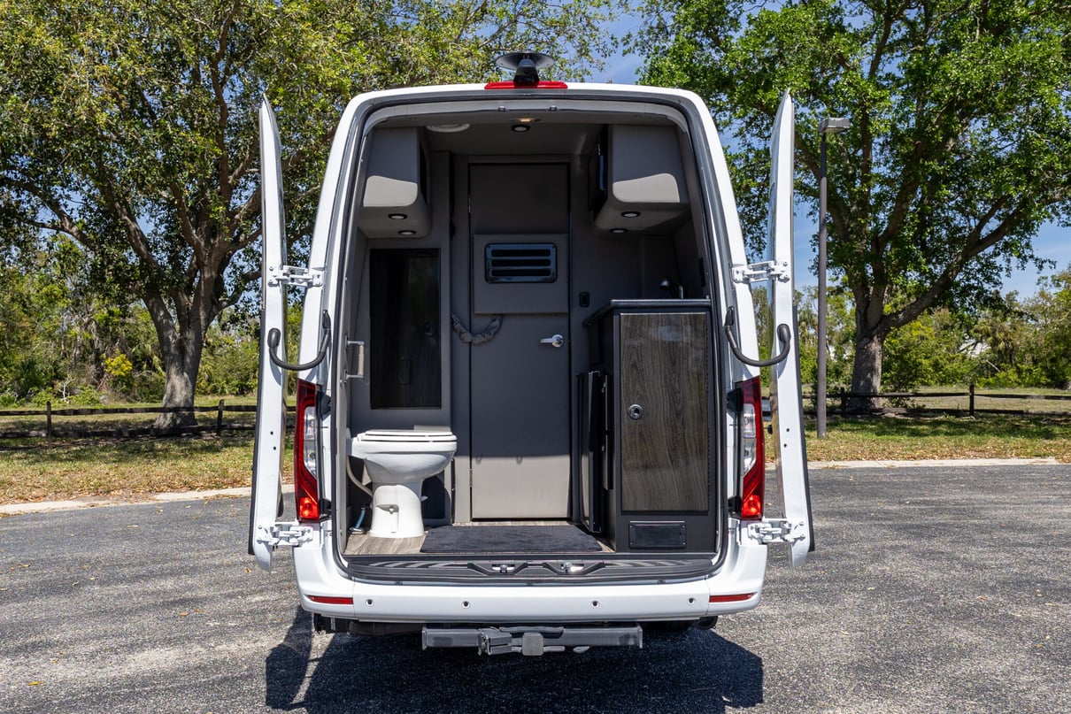 2024 Ultimate Toys Ultimate Coach 10-Passenger gallery image-26