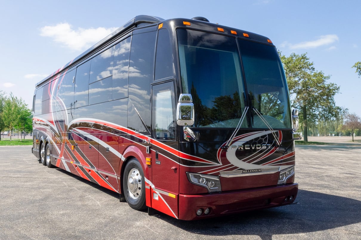 2018 Prevost Millennium H3-45 gallery image-1