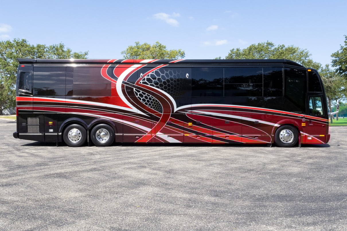 2018 Prevost Millennium H3-45 gallery image-3