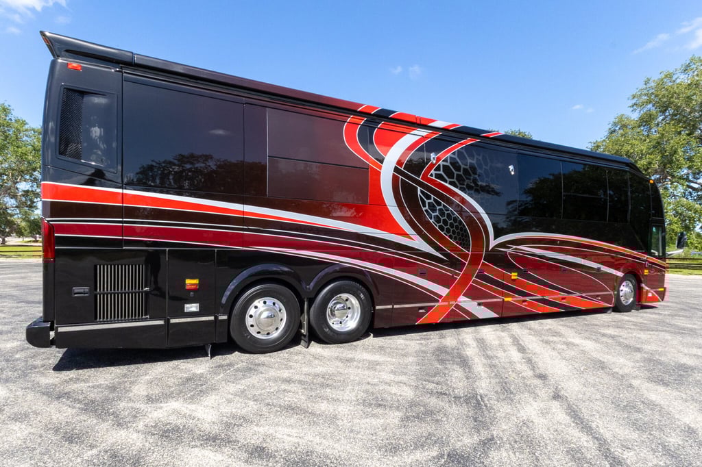 2018 Prevost Millennium H3-45