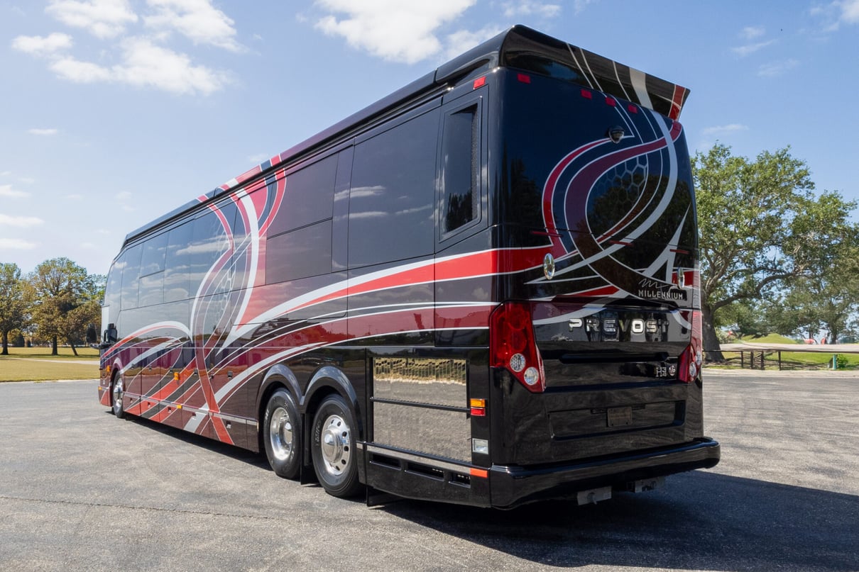 2018 Prevost Millennium H3-45 gallery image-7