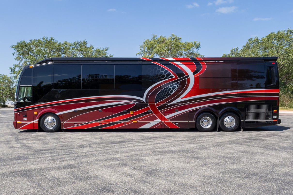 2018 Prevost Millennium H3-45 gallery image-9