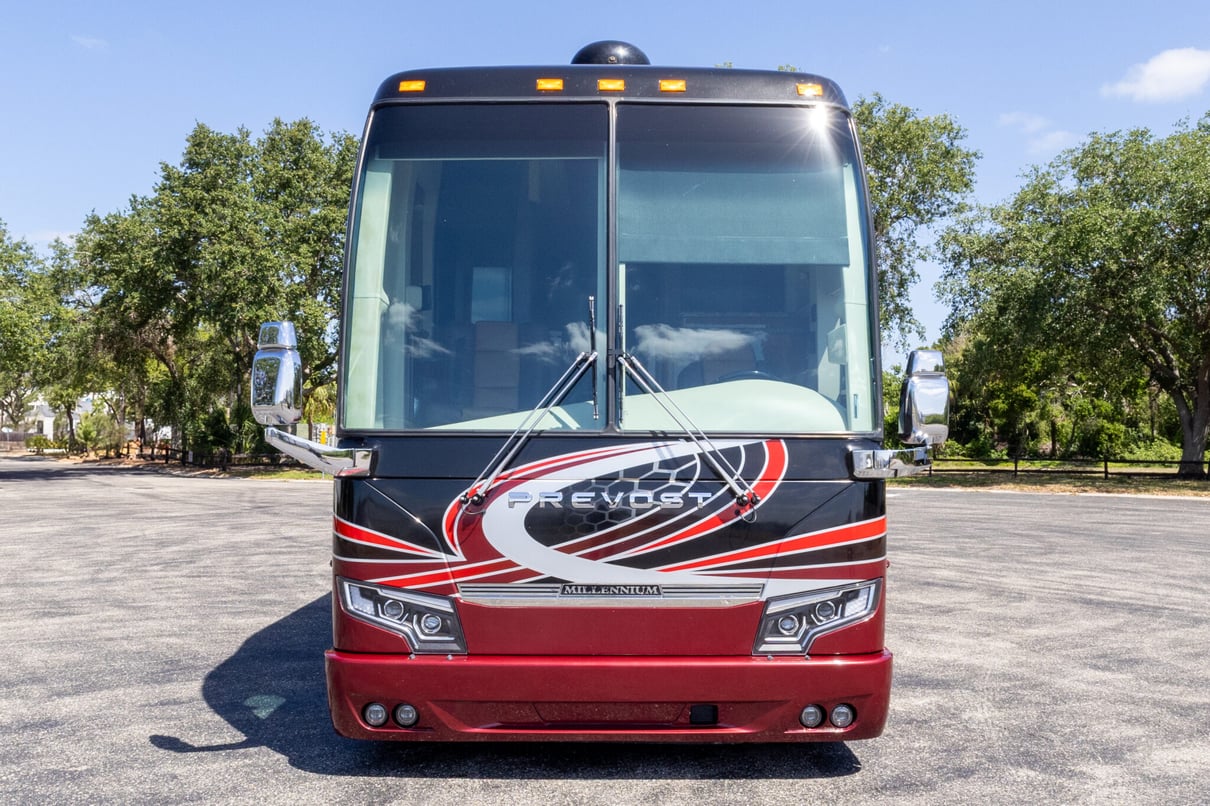 2018 Prevost Millennium H3-45 gallery image-12