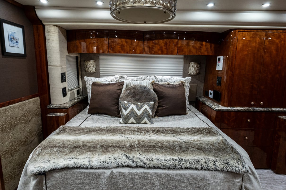 2018 Prevost Millennium H3-45 gallery image-25