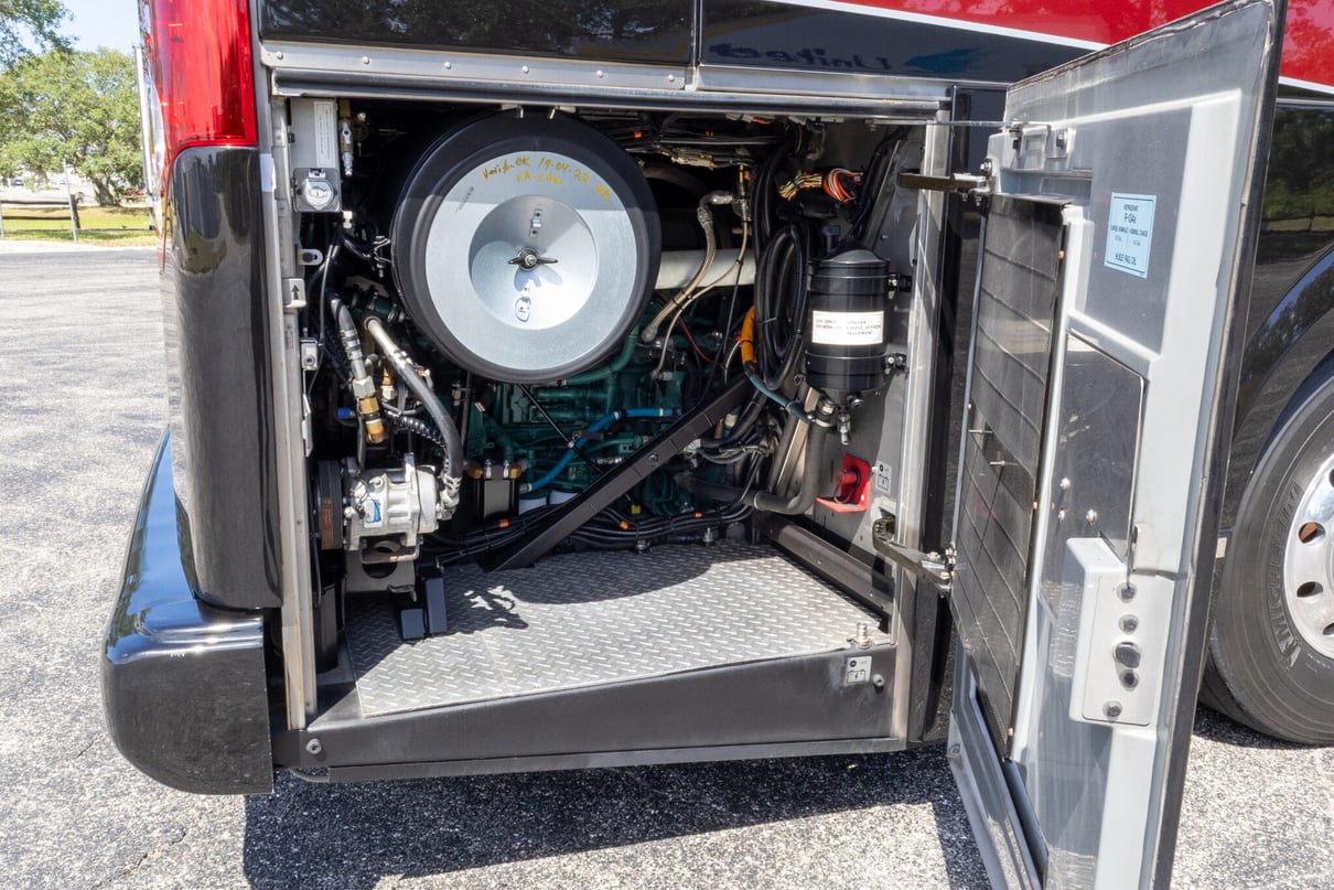 2018 Prevost Millennium H3-45 gallery image-34