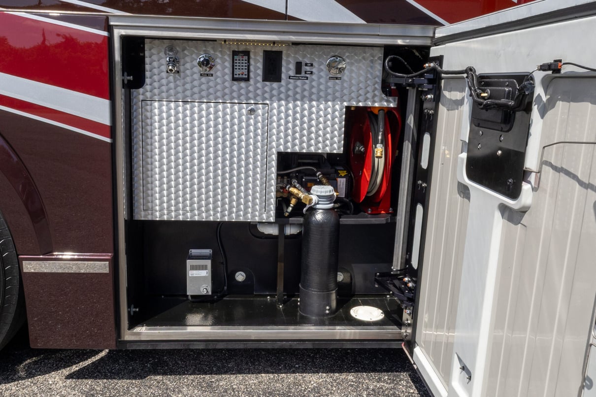 2018 Prevost Millennium H3-45 gallery image-35