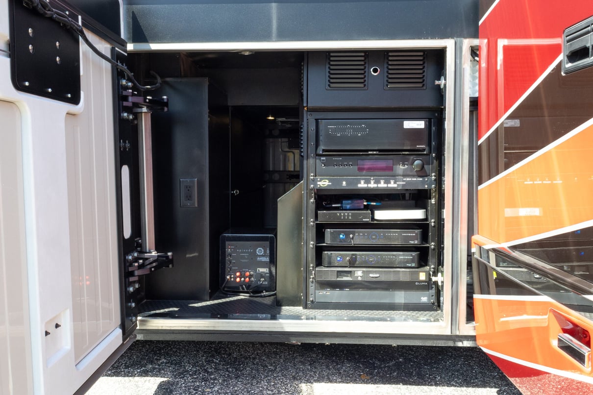 2018 Prevost Millennium H3-45 gallery image-42