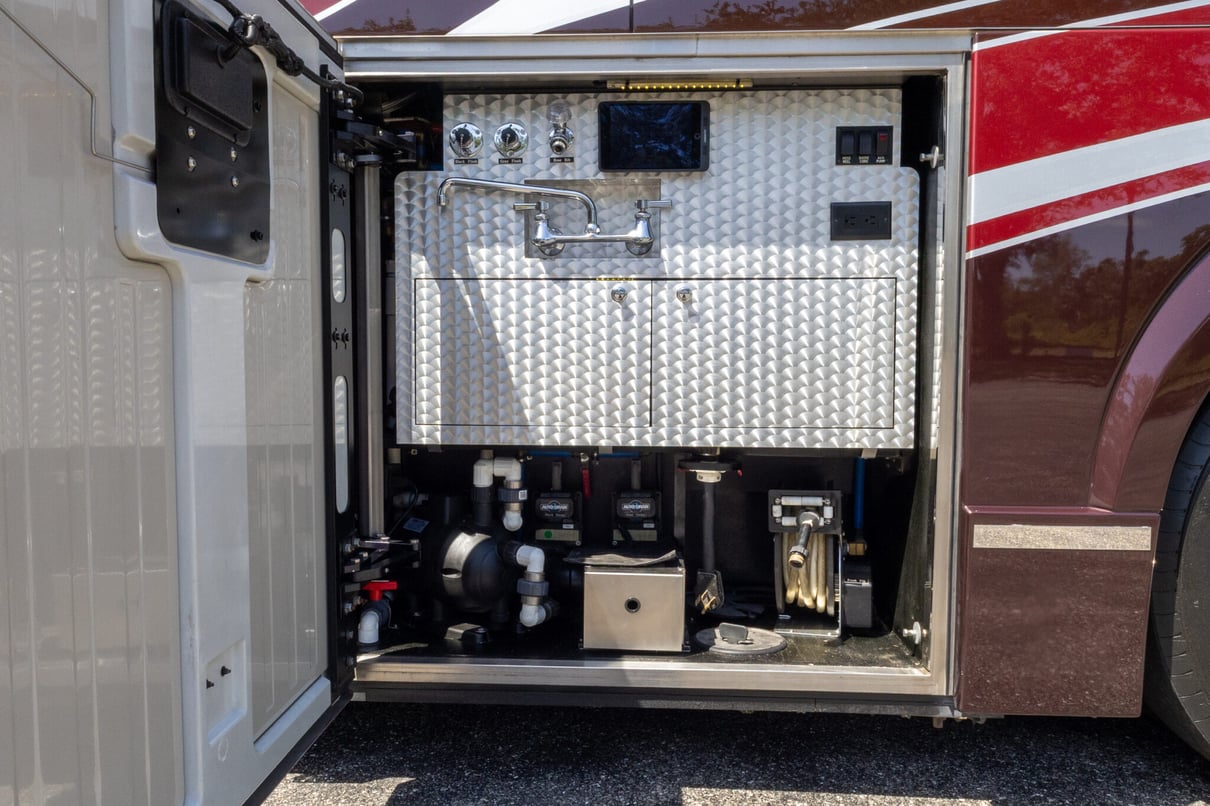 2018 Prevost Millennium H3-45 gallery image-45