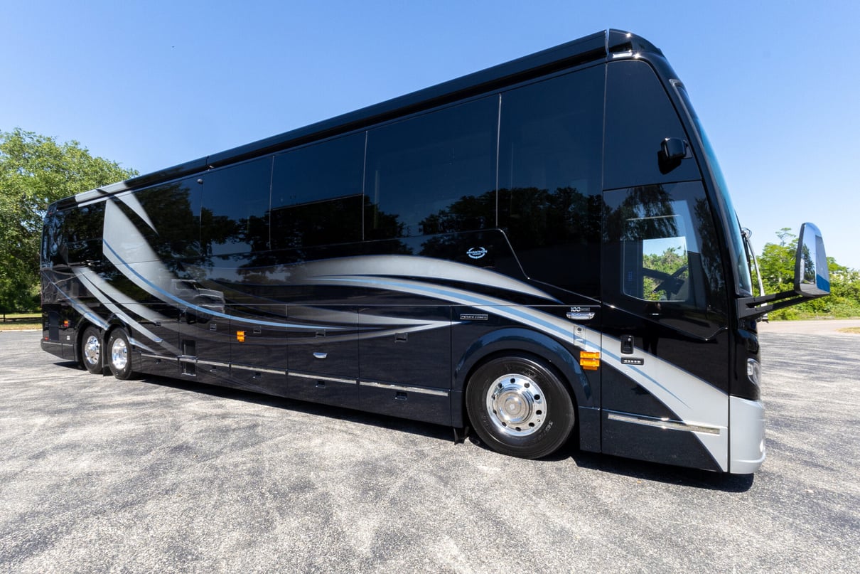 2025 Prevost Marathon H3-45 gallery image-2
