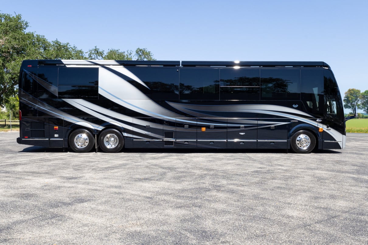 2025 Prevost Marathon H3-45 gallery image-3