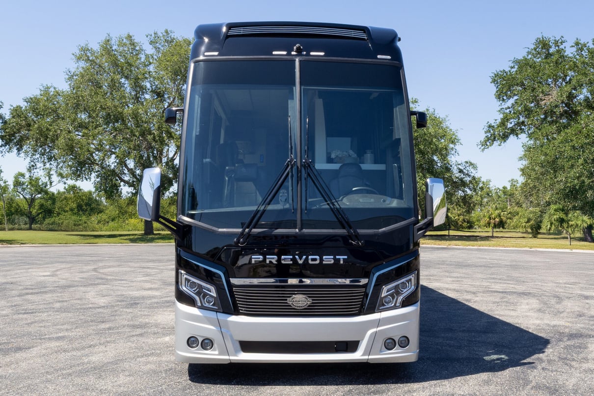 2025 Prevost Marathon H3-45 gallery image-12