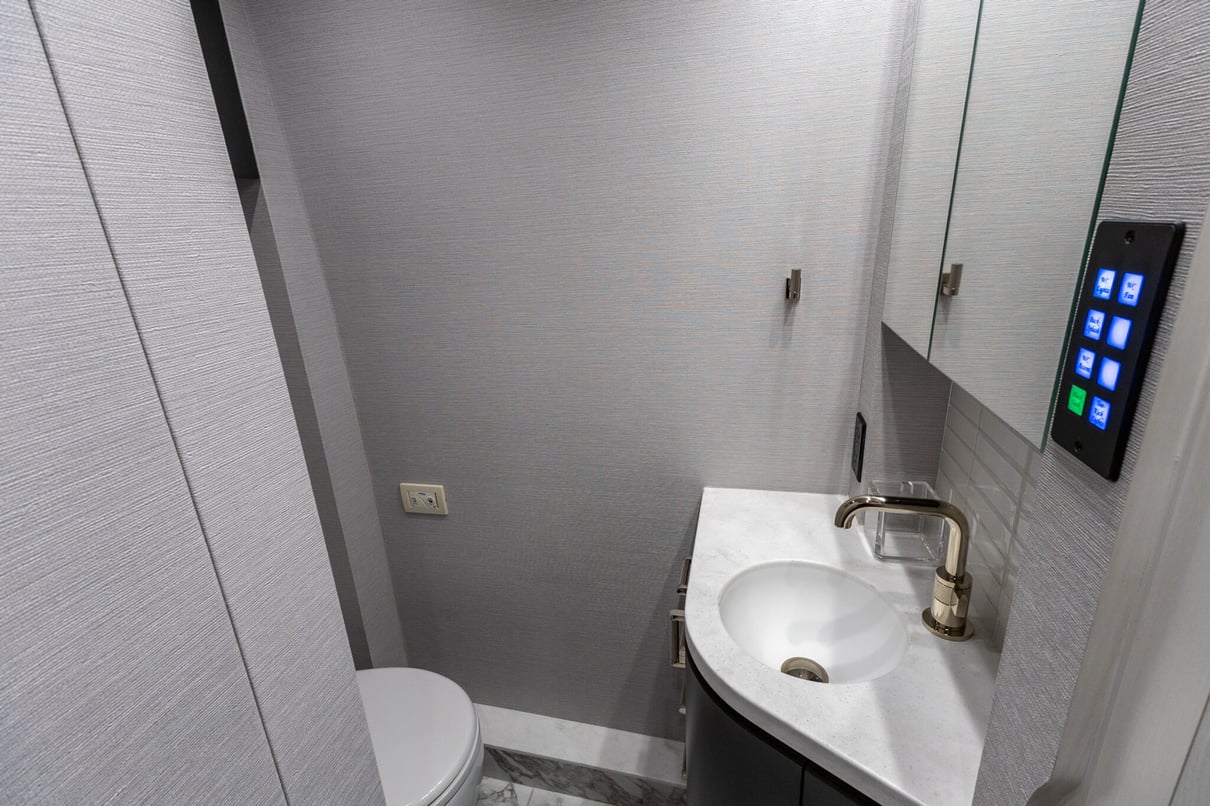 2025 Prevost Marathon H3-45 gallery image-21