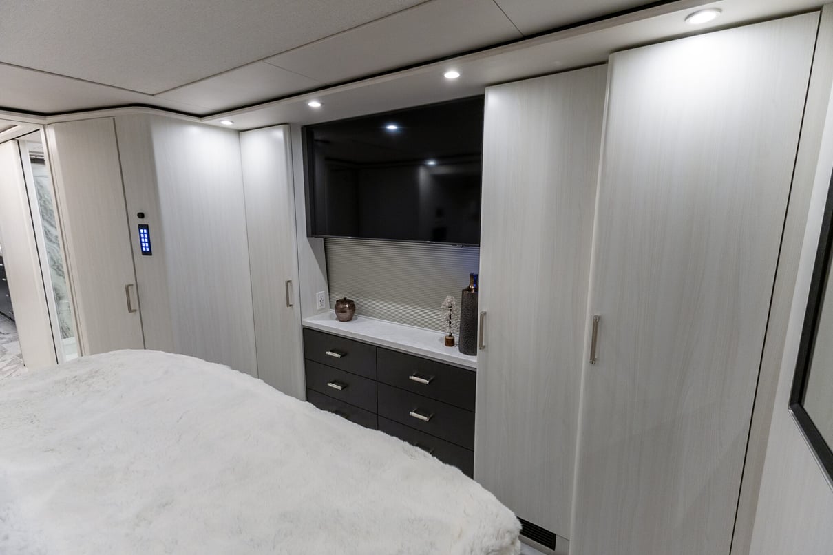 2025 Prevost Marathon H3-45 gallery image-30