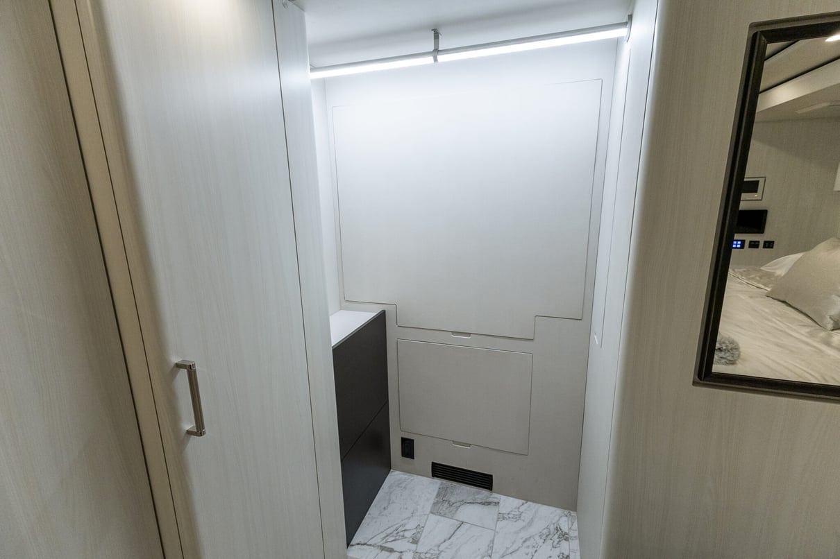 2025 Prevost Marathon H3-45 gallery image-31