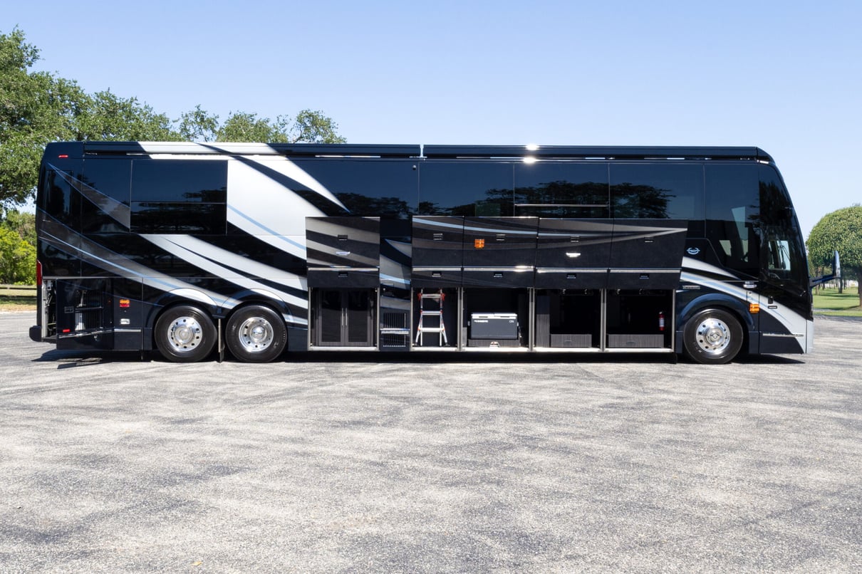 2025 Prevost Marathon H3-45 gallery image-33