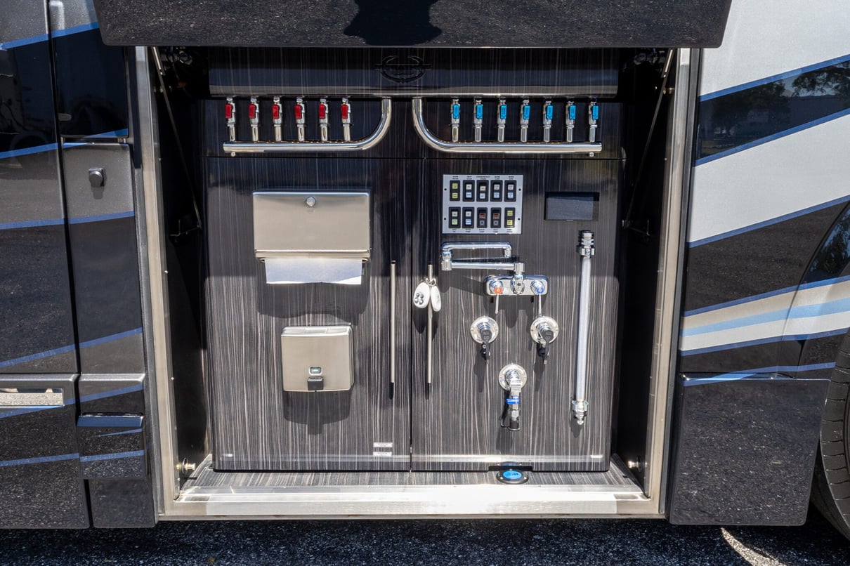 2025 Prevost Marathon H3-45 gallery image-45