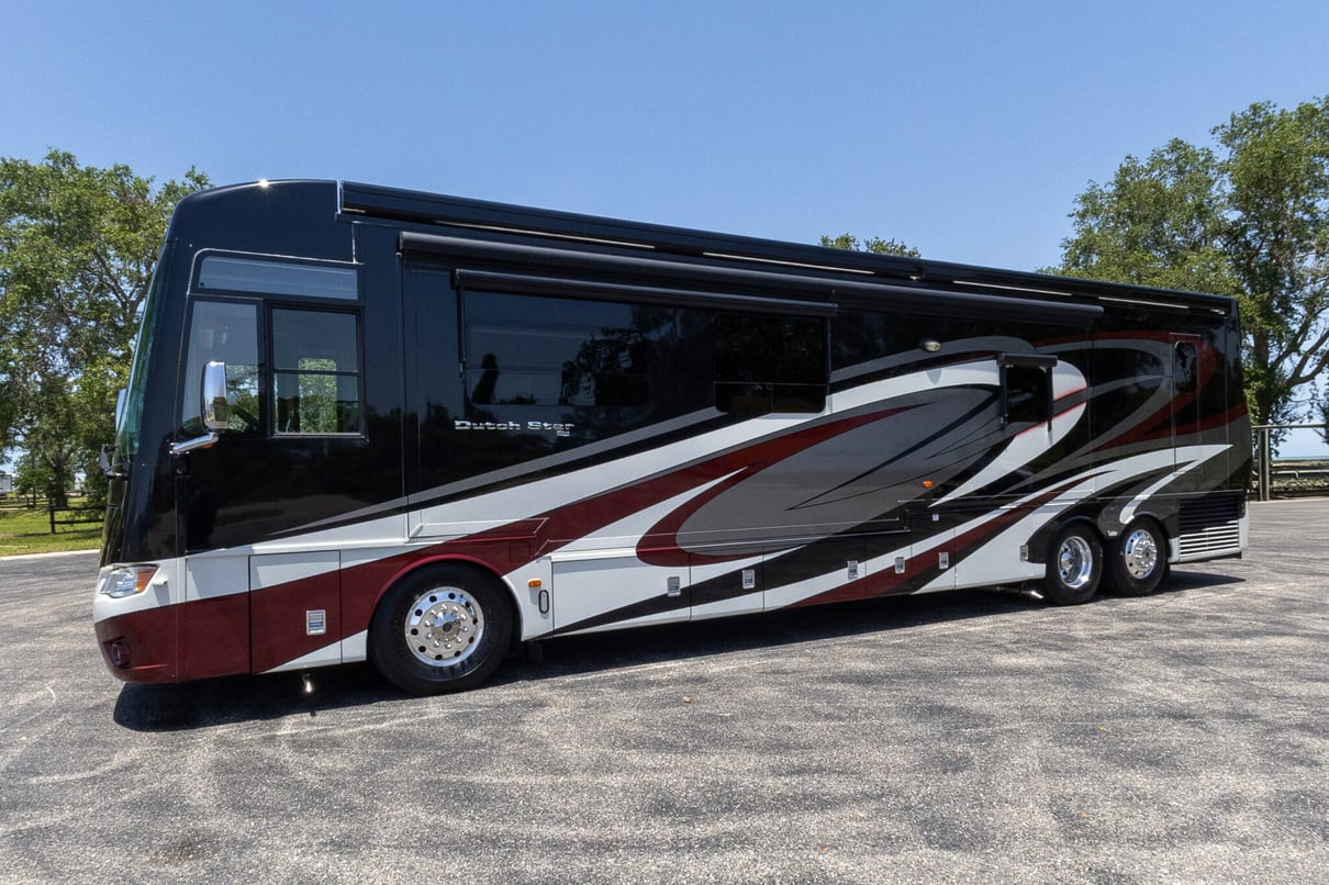 2017 Newmar Dutch Star 4369 gallery image-10