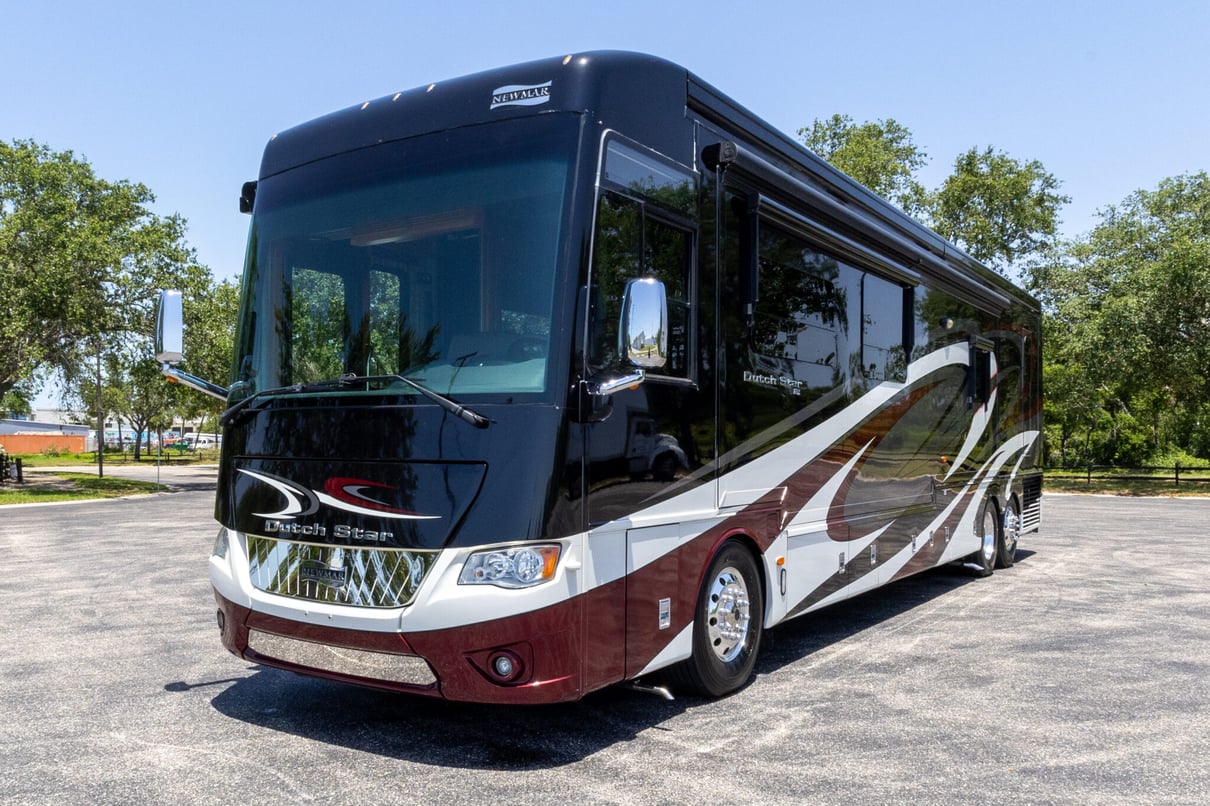 2017 Newmar Dutch Star 4369 gallery image-11