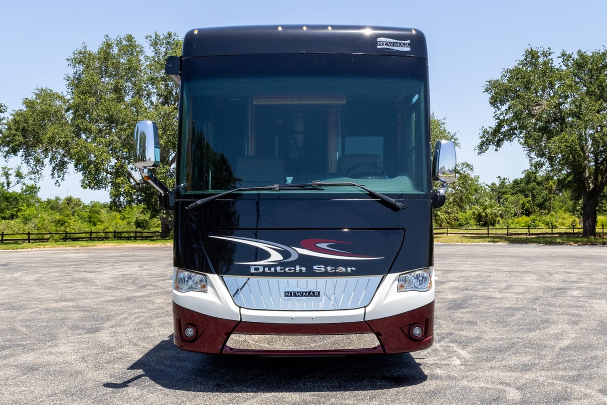 2017 Newmar Dutch Star 4369 gallery image-12
