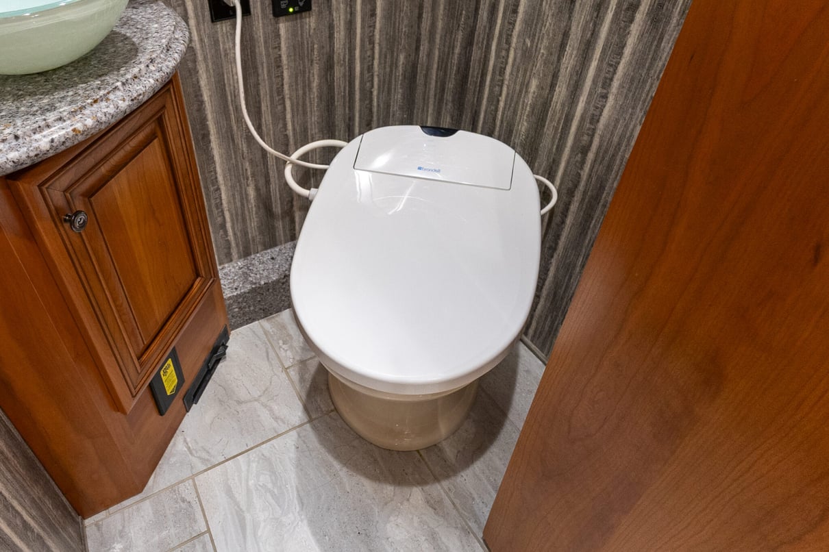 2017 Newmar Dutch Star 4369 gallery image-23