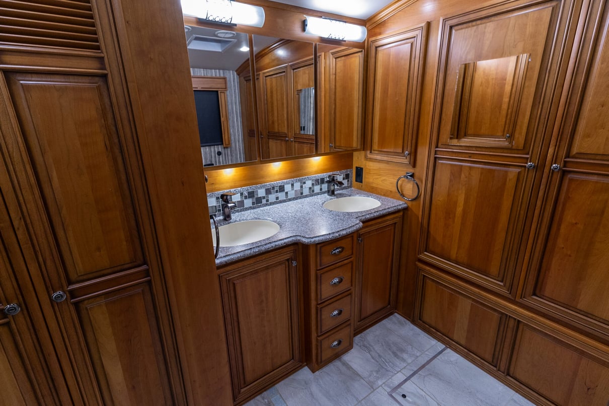 2017 Newmar Dutch Star 4369 gallery image-28