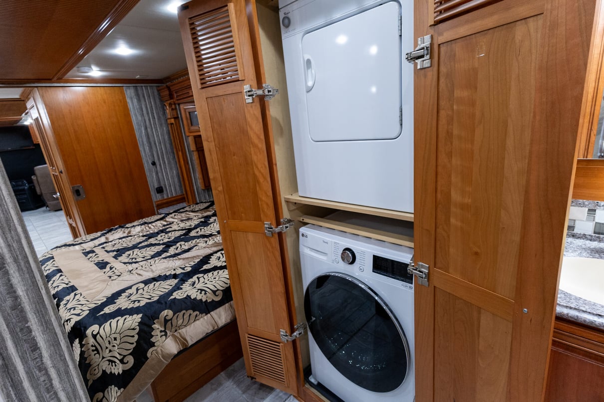 2017 Newmar Dutch Star 4369 gallery image-31