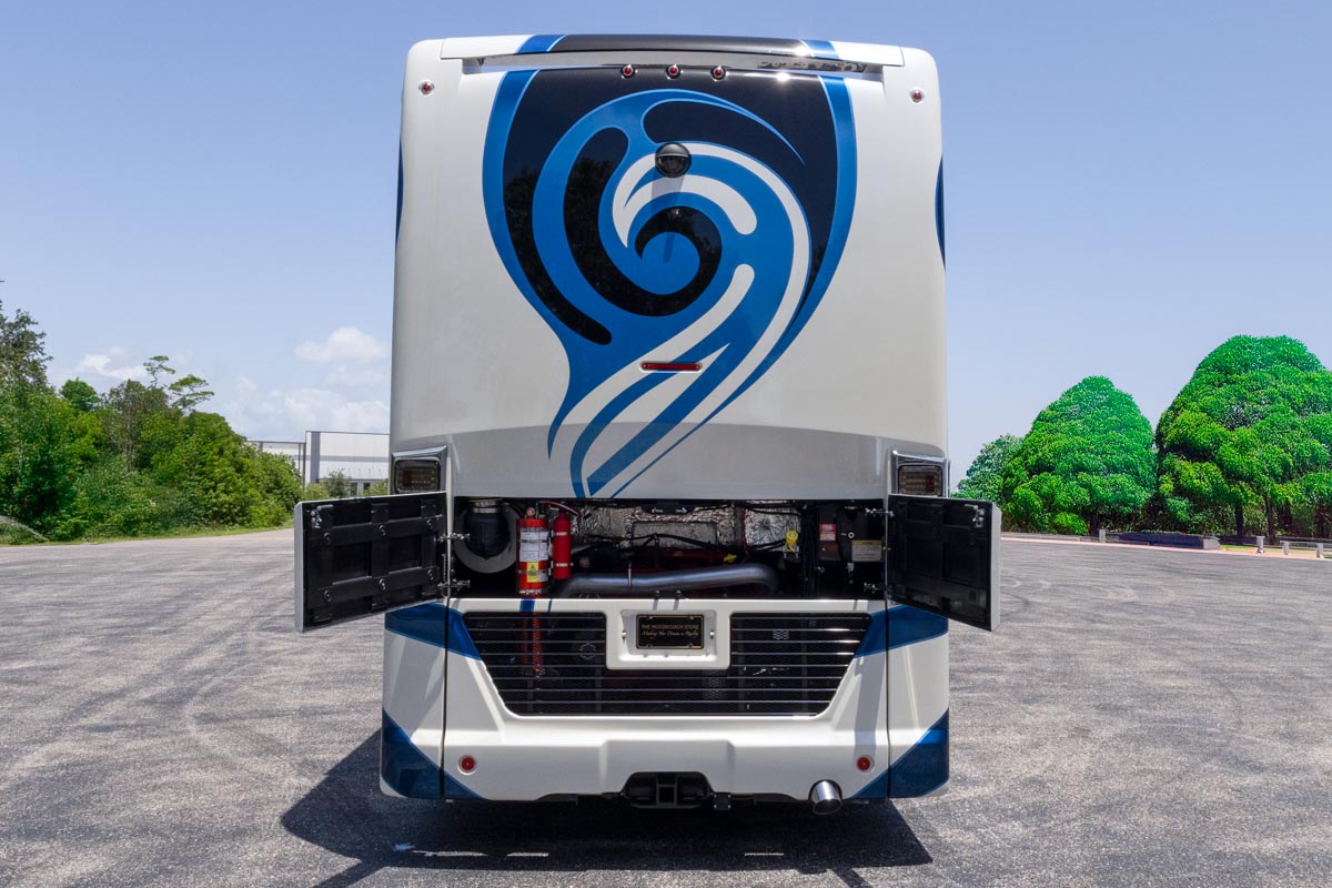 2022 Foretravel Realm LV2 gallery image-47