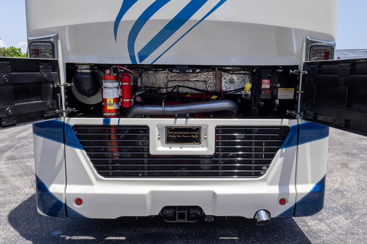 2022 Foretravel Realm LV2 gallery image-48