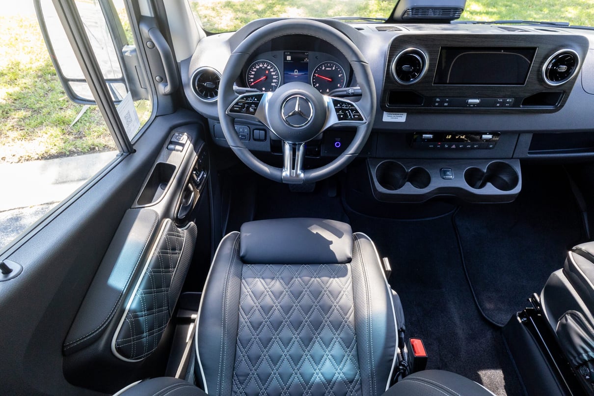 2025 OGV LUXURY COACH V-Cruise 10OBA gallery image-14