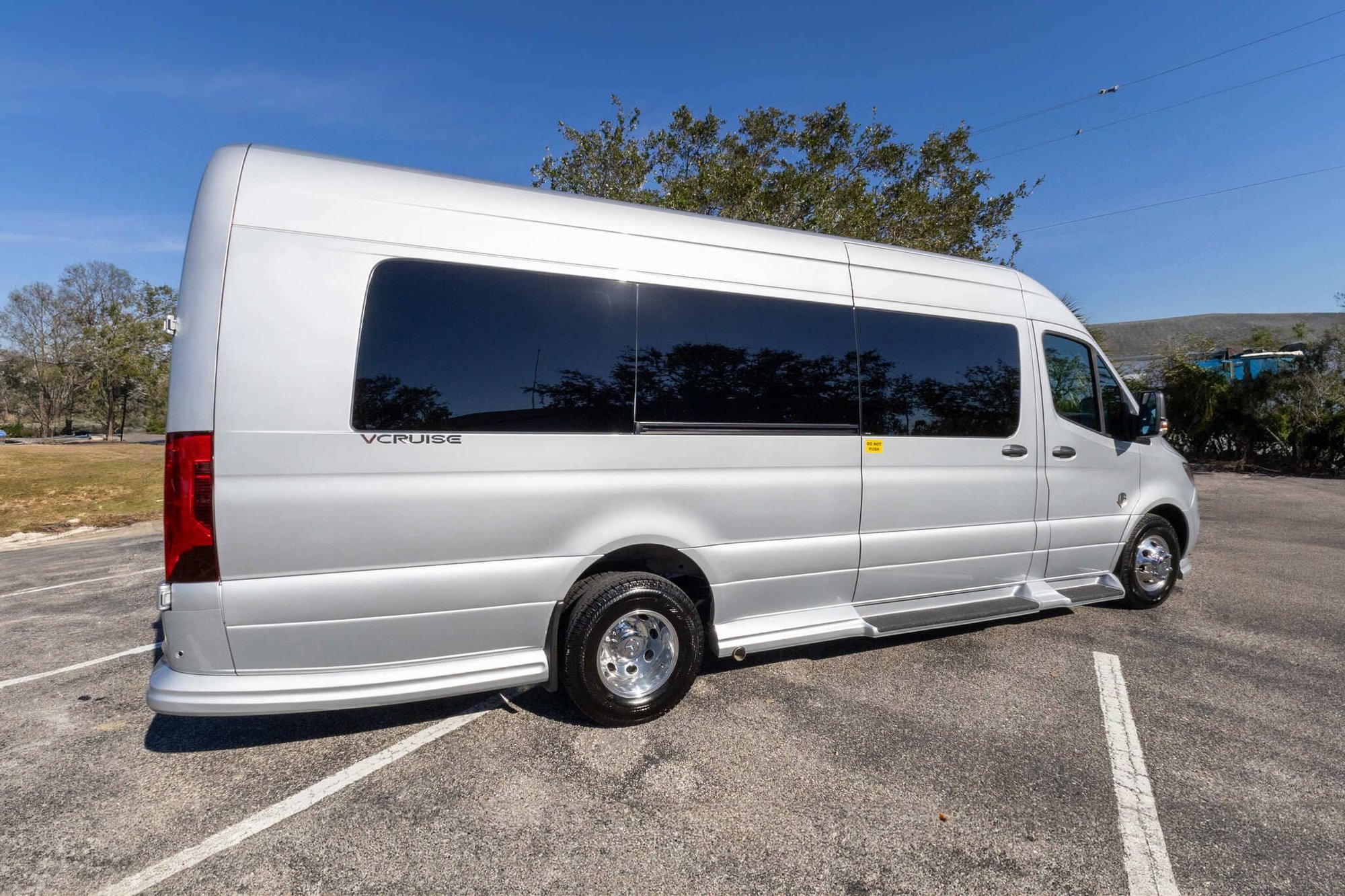 2026 OGV Luxury Coach V-Cruise 8DBA AWD