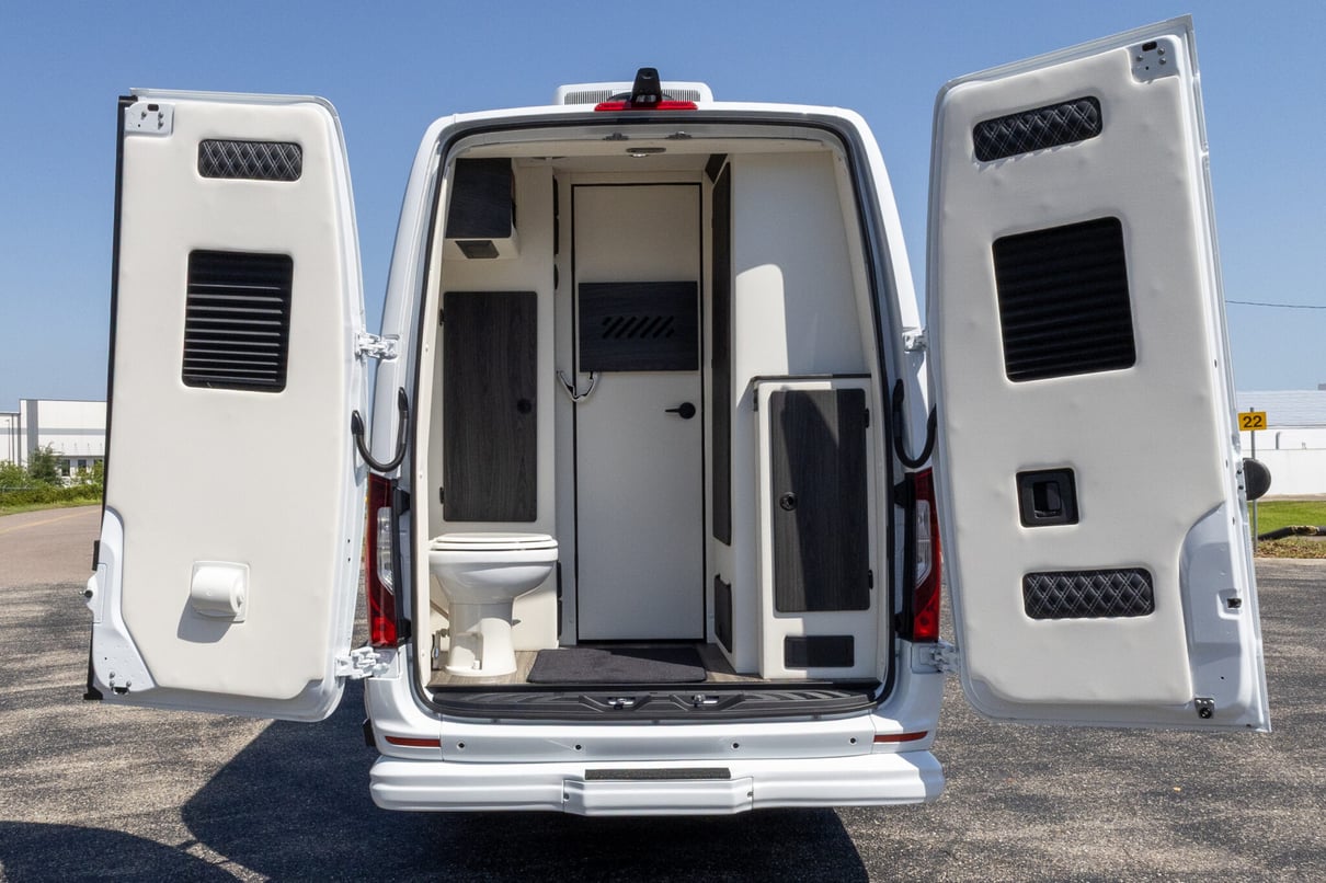 2026 OGV Luxury Coach V-Cruise 8DBA AWD gallery image-23