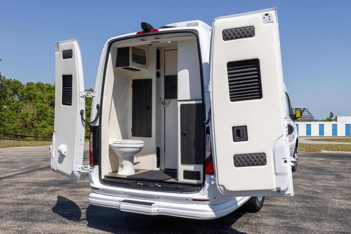 2026 OGV Luxury Coach V-Cruise 8DBA AWD gallery image-24