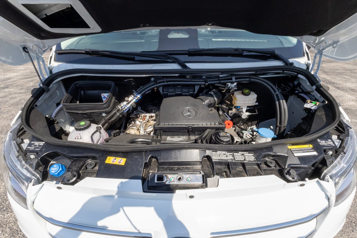 2026 OGV Luxury Coach V-Cruise 8DBA AWD gallery image-25