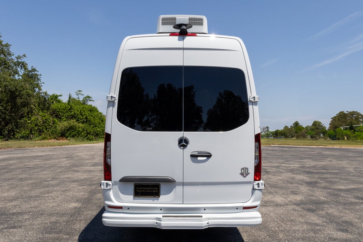 2025 OGV Luxury Coach V-RV 2TBA AWD gallery image-7