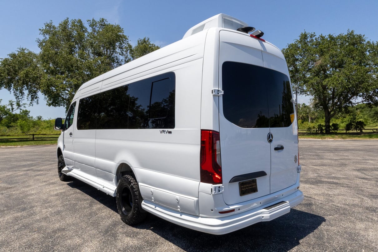 2025 OGV Luxury Coach V-RV 2TBA AWD gallery image-8