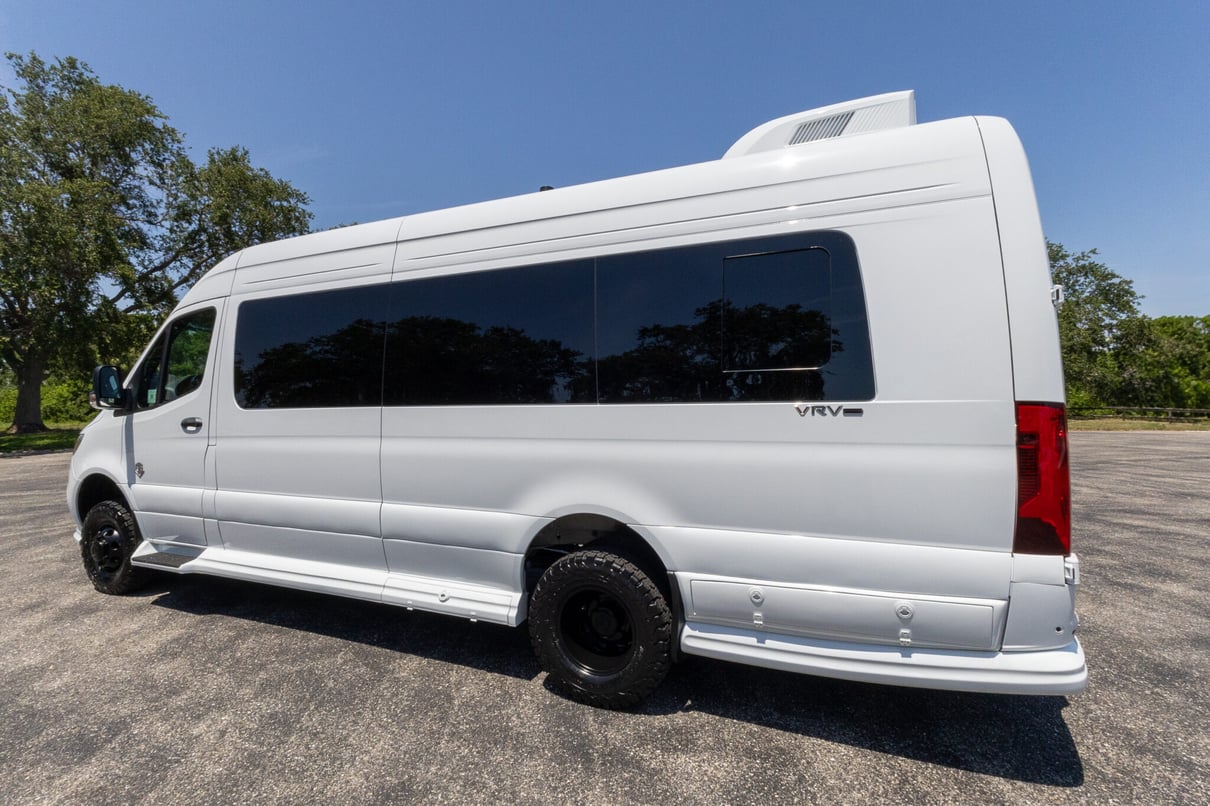 2025 OGV Luxury Coach V-RV 2TBA AWD gallery image-9