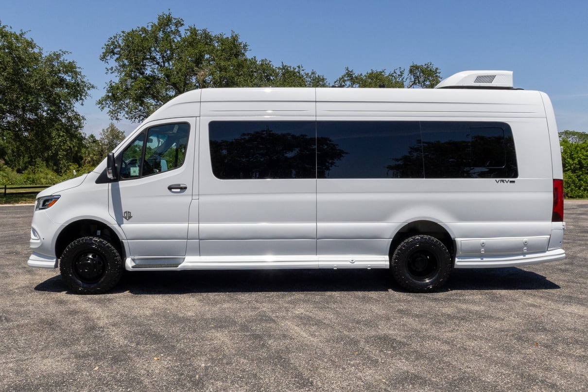 2025 OGV Luxury Coach V-RV 2TBA AWD gallery image-10