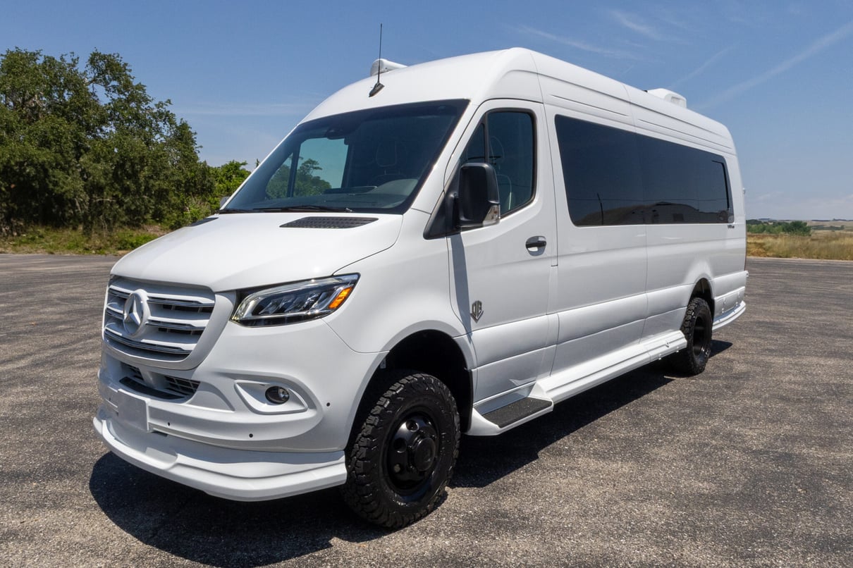 2025 OGV Luxury Coach V-RV 2TBA AWD gallery image-12