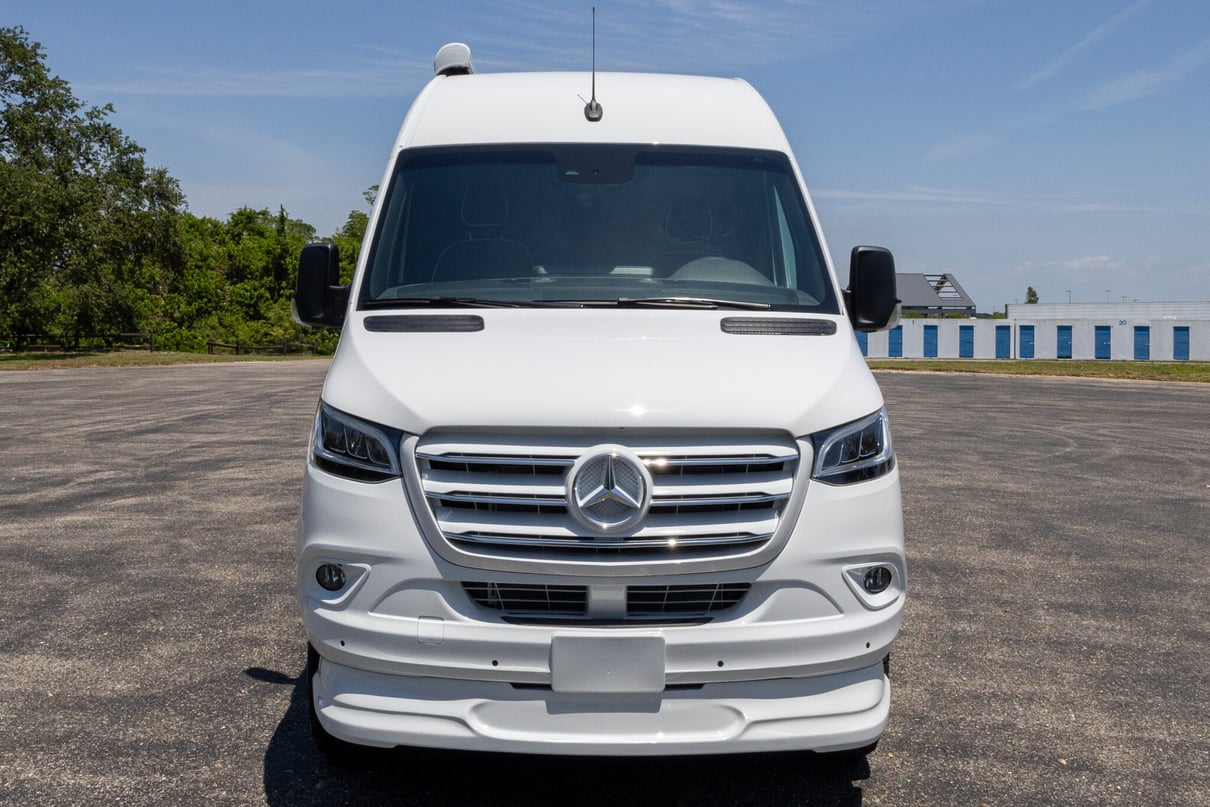 2025 OGV Luxury Coach V-RV 2TBA AWD gallery image-13