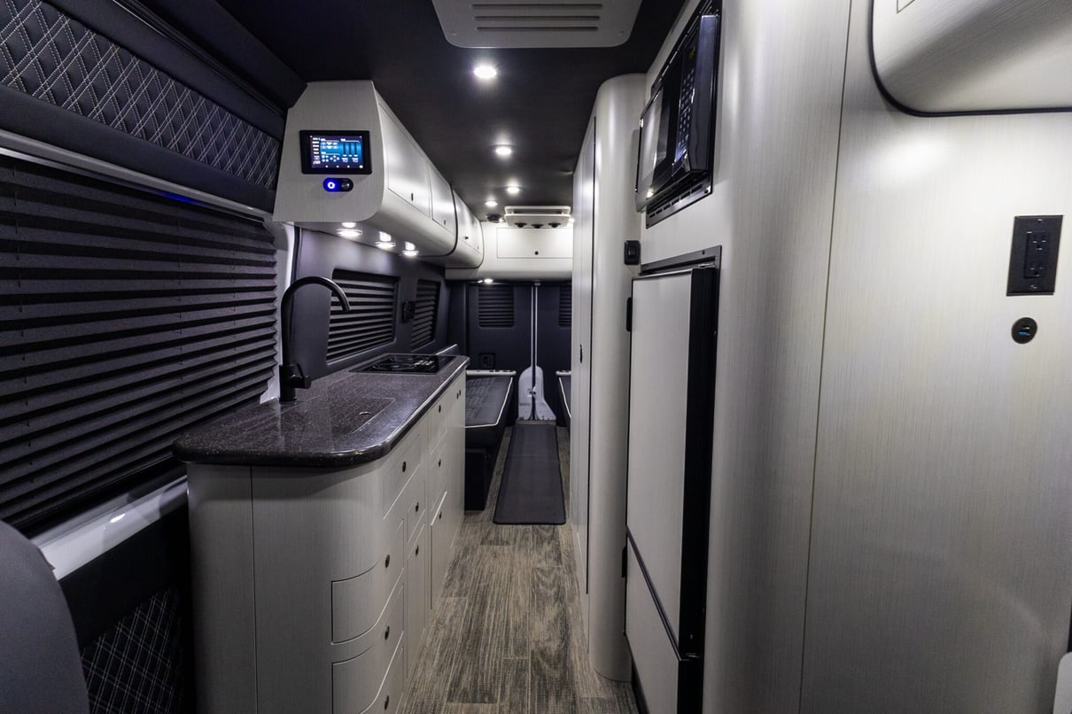 2025 OGV Luxury Coach V-RV 2TBA AWD gallery image-16