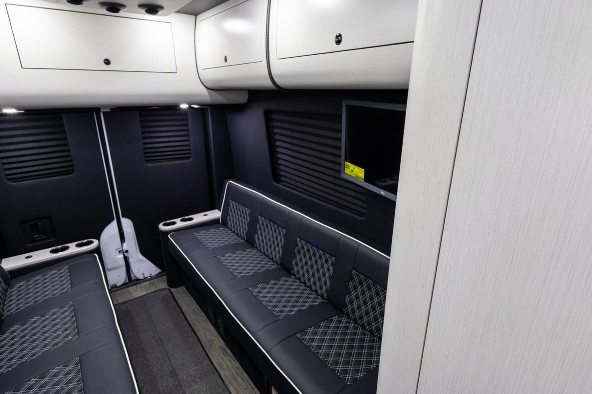 2025 OGV Luxury Coach V-RV 2TBA AWD gallery image-18