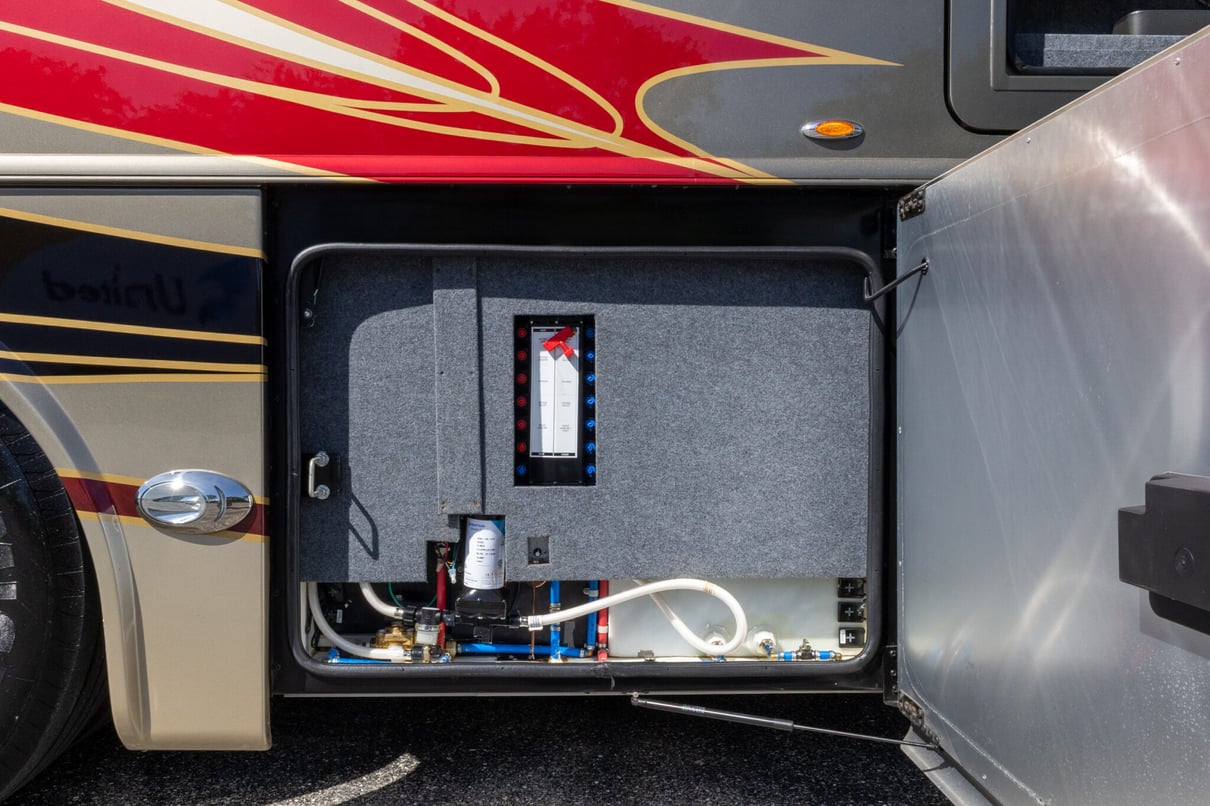 2022 Foretravel Realm LS3 gallery image-33