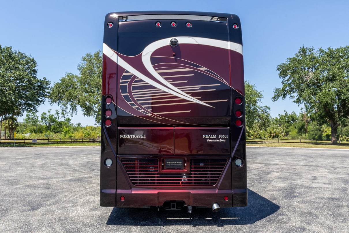 2022 Foretravel Realm Presidential Series LV3 gallery image-6