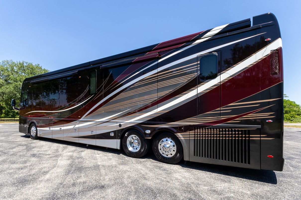 2022 Foretravel Realm Presidential Series LV3 gallery image-8