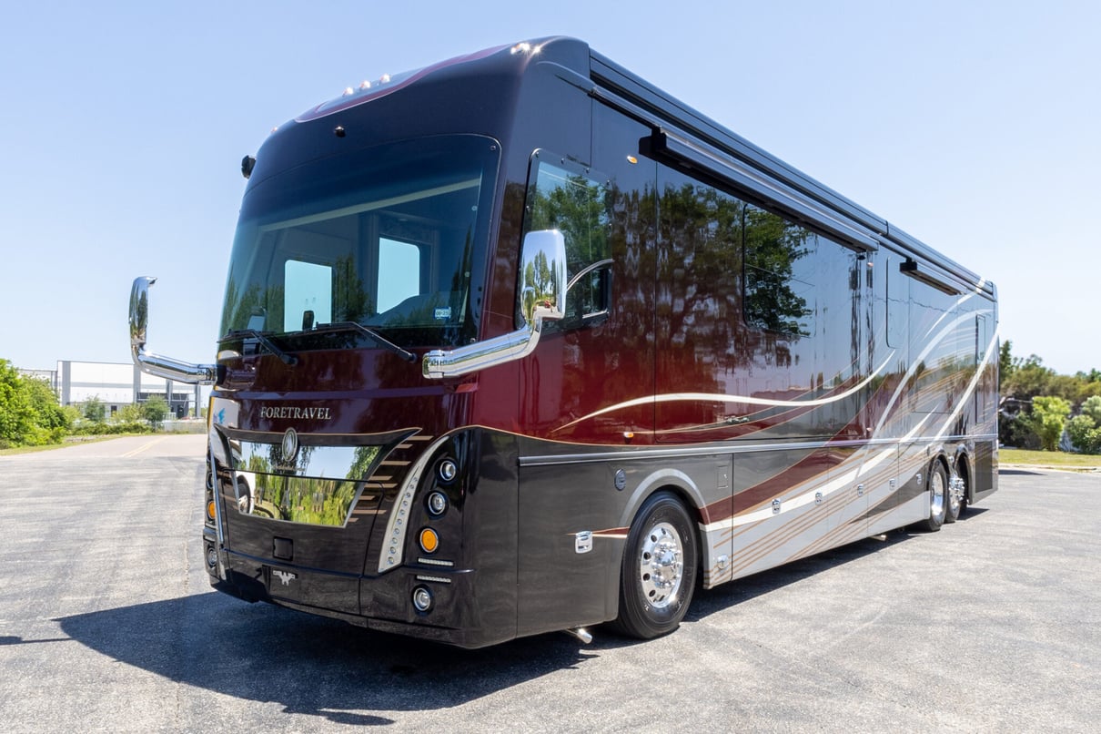 2022 Foretravel Realm Presidential Series LV3 gallery image-11