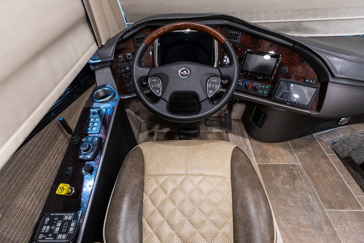 2022 Foretravel Realm Presidential Series LV3 gallery image-13