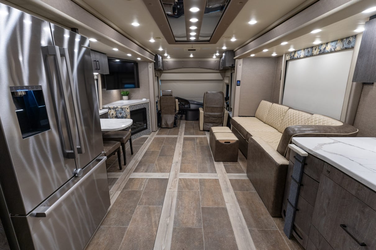 2022 Foretravel Realm Presidential Series LV3 gallery image-21