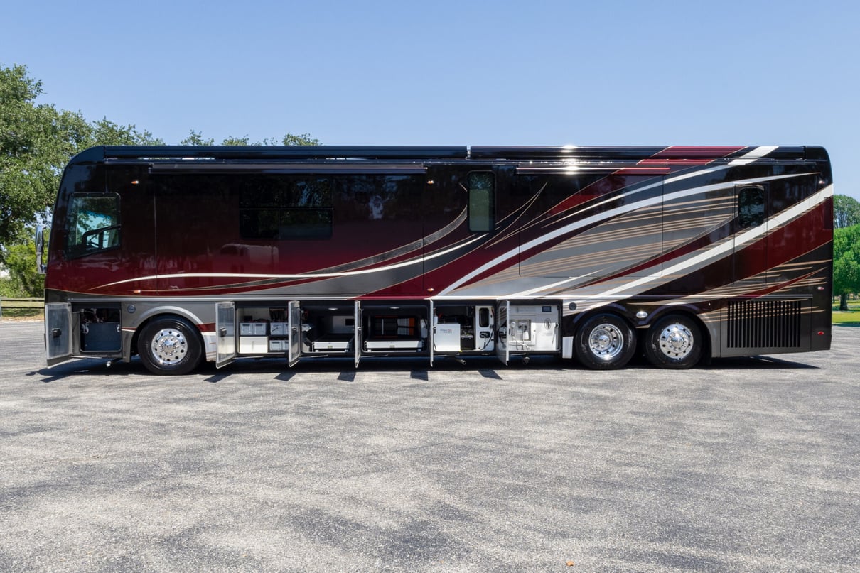 2022 Foretravel Realm Presidential Series LV3 gallery image-34