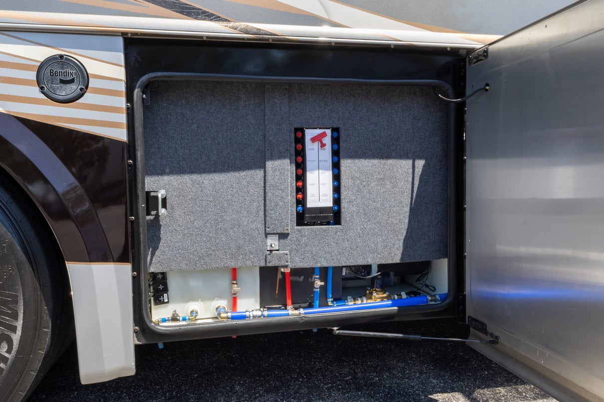 2022 Foretravel Realm Presidential Series LV3 gallery image-35