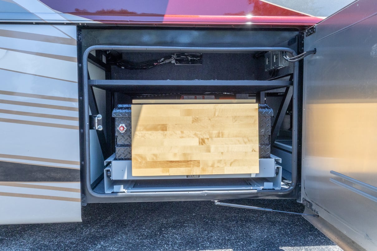 2022 Foretravel Realm Presidential Series LV3 gallery image-37